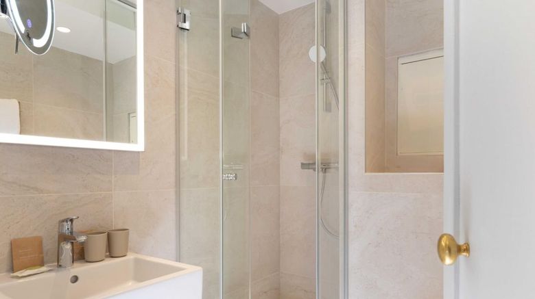 <b>Hotel Observatoire Luxembourg Room</b>. Images powered by <a href="https://www.leonardoworldwide.com/" title="Leonardo Worldwide" target="_blank">Leonardo</a>.