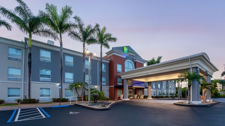 <b>Holiday Inn Express Hotel & Suites Exterior</b>. Images powered by <a href="https://www.leonardoworldwide.com/" title="Leonardo Worldwide" target="_blank">Leonardo</a>.
