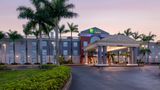 Holiday Inn Express Hotel & Suites Exterior