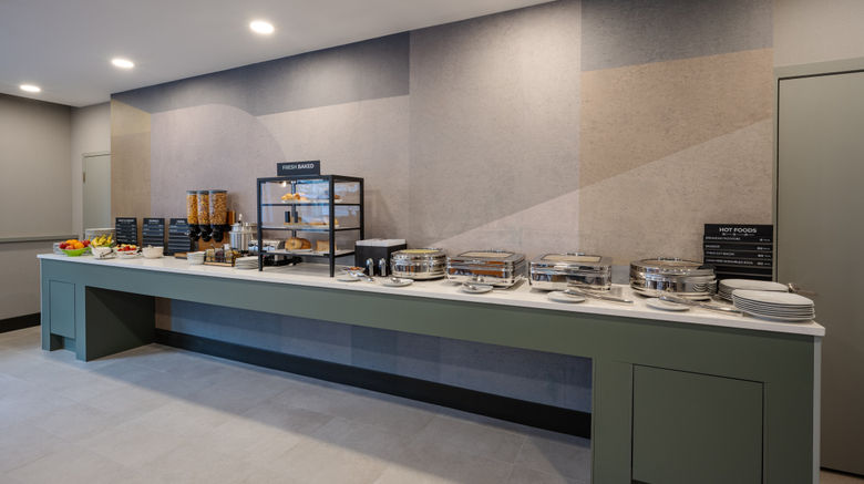 <b>Holiday Inn & Suites Winnipeg Restaurant</b>. Images powered by <a href="https://www.leonardoworldwide.com/" title="Leonardo Worldwide" target="_blank">Leonardo</a>.