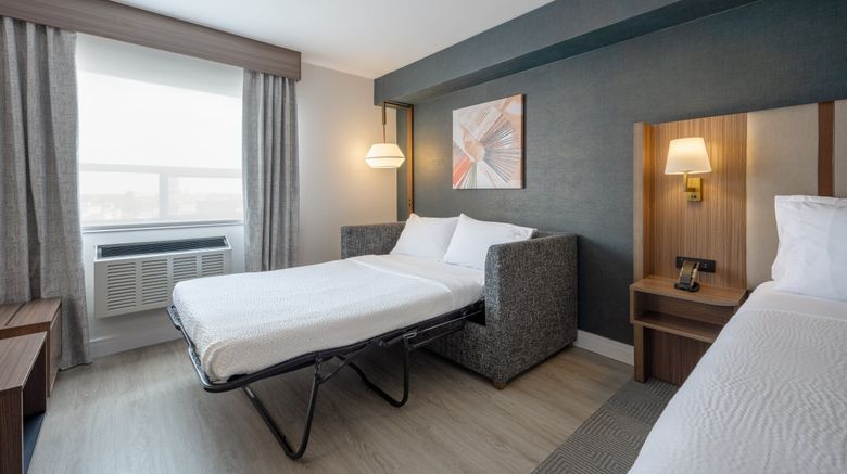 <b>Holiday Inn & Suites Winnipeg Room</b>. Images powered by <a href="https://www.leonardoworldwide.com/" title="Leonardo Worldwide" target="_blank">Leonardo</a>.