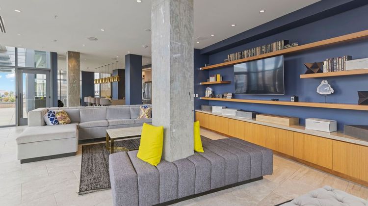 Placemakr Marymount Ballston Lobby