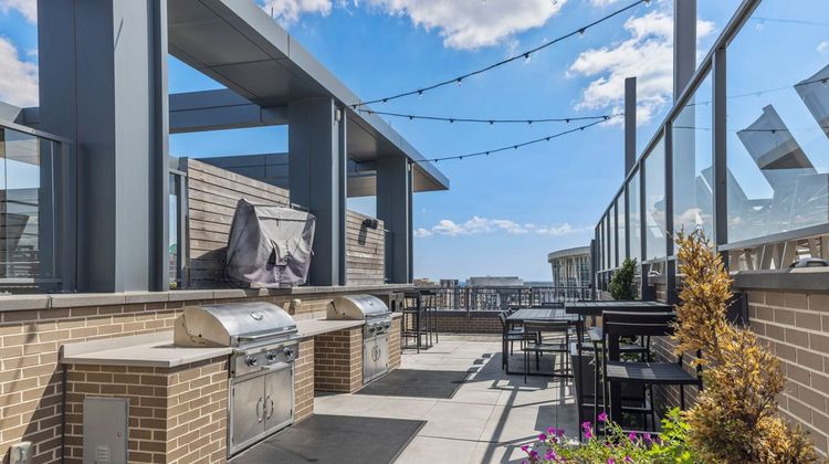 Placemakr Marymount Ballston Exterior