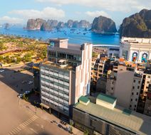 Tru by Hilton Ha Long Hon Gai Centre Exterior
