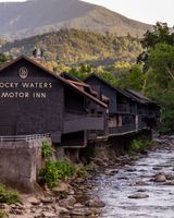 Historic Rocky Waters Inn