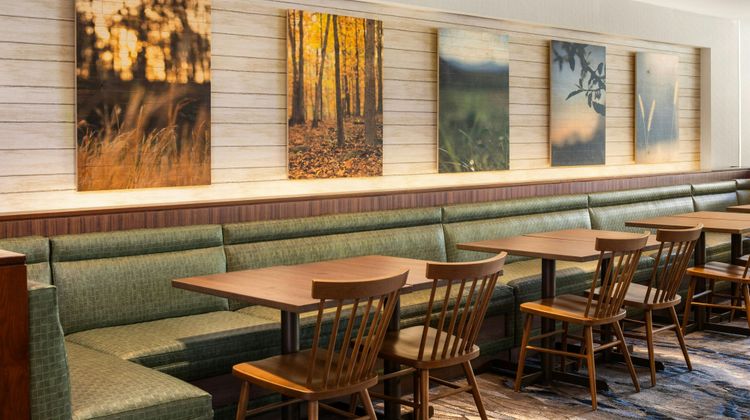 Fairfield Inn/Suites La Crosse Downtown Restaurant