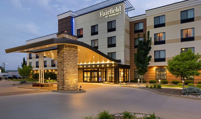 Fairfield Inn/Suites La Crosse Downtown Exterior
