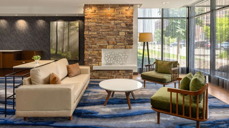 Fairfield Inn/Suites La Crosse Downtown Lobby