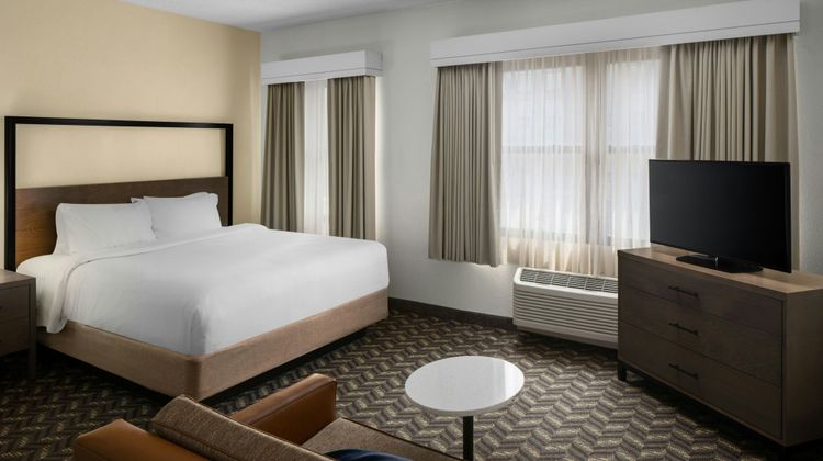 Residence Inn by Marriott Suite