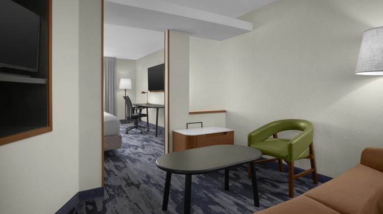 Fairfield Inn & Suites Sarasota Lakewood Room