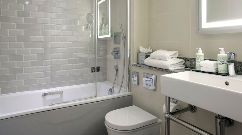 <b>Castle Hotel Windsor Room</b>. Images powered by <a href="https://www.leonardoworldwide.com/" title="Leonardo Worldwide" target="_blank">Leonardo</a>.