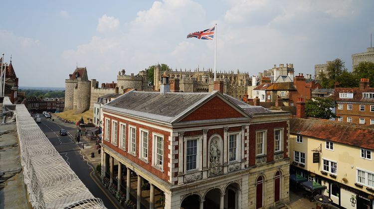 Castle Hotel Windsor Exterior