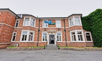 OYO The Baltimore Hotel