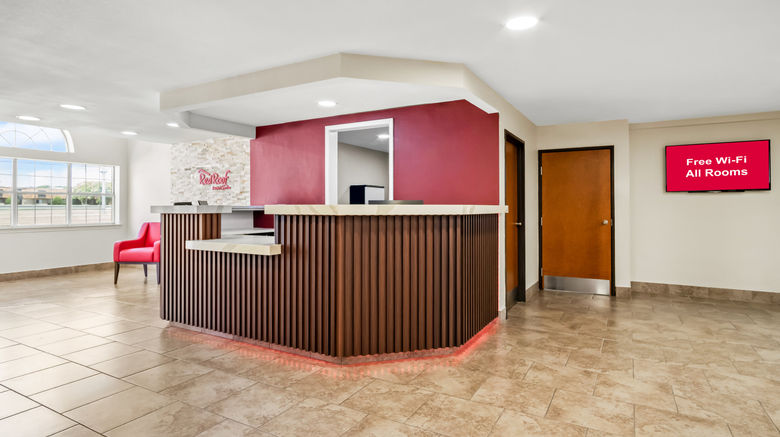 <b>Red Roof Suites-Euless DFW Airport SW Lobby</b>. Images powered by <a href="https://www.leonardoworldwide.com/" title="Leonardo Worldwide" target="_blank">Leonardo</a>.