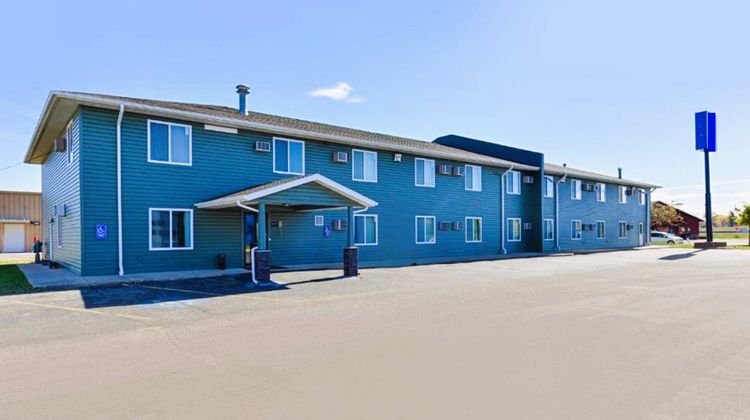 EconoLux Inn Exterior