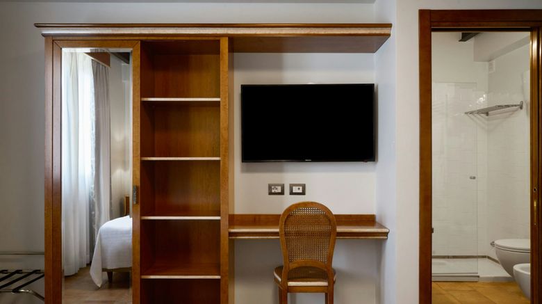 <b>Four Points Flex Naples Marigliano Room</b>. Images powered by <a href="https://www.leonardoworldwide.com/" title="Leonardo Worldwide" target="_blank">Leonardo</a>.