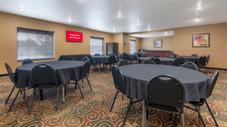 <b>Red Roof Inn Charlestown Meeting</b>. Images powered by <a href="https://www.leonardoworldwide.com/" title="Leonardo Worldwide" target="_blank">Leonardo</a>.