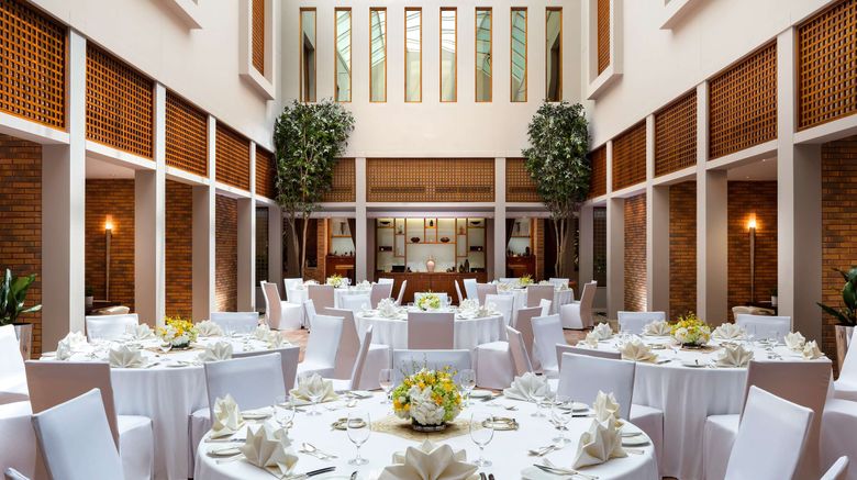 <b>The Fairmont Dubai Meeting</b>. Images powered by <a href=https://www.travelagewest.com/Hotels/Dubai/