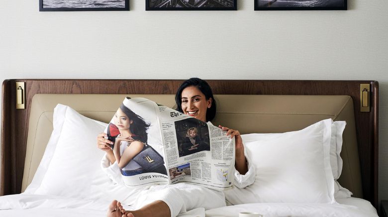 <b>The Fairmont Dubai Suite</b>. Images powered by <a href=https://www.travelagewest.com/Hotels/Dubai/