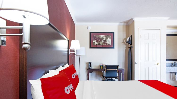 OYO Hotel McAllen Airport South Room