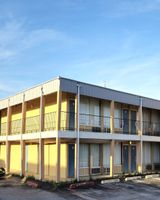 Castle Inn & Suites