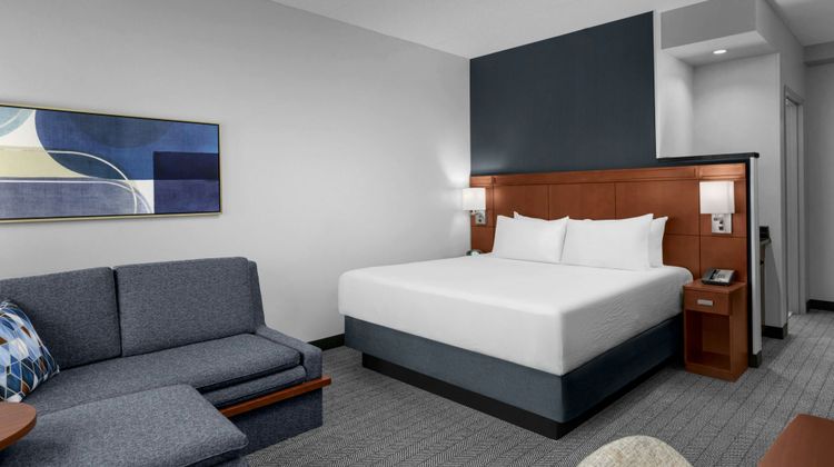 Courtyard Pittsburgh Arpt Settlers Ridge Room