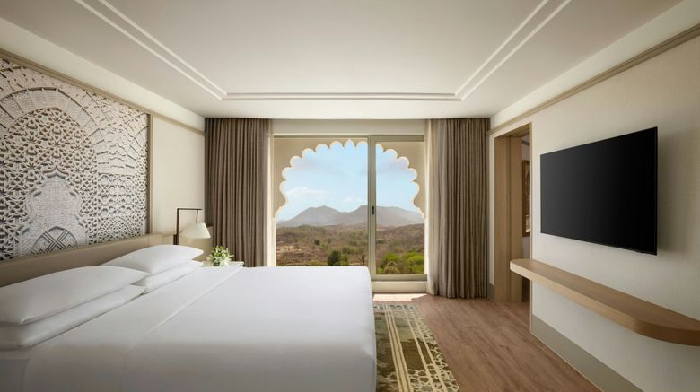 <b>Udaipur Marriott Hotel Suite</b>. Images powered by <a href="https://www.leonardoworldwide.com/" title="Leonardo Worldwide" target="_blank">Leonardo</a>.
