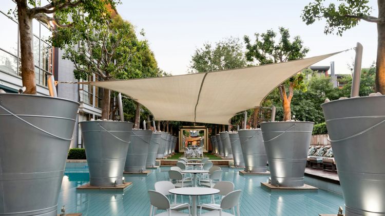 African Pride Melrose Arch, Autograph Pool