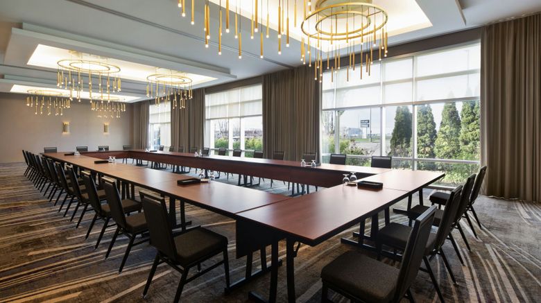 <b>Courtyard by Marriott Montreal Airport Meeting</b>. Images powered by <a href="https://www.leonardoworldwide.com/" title="Leonardo Worldwide" target="_blank">Leonardo</a>.