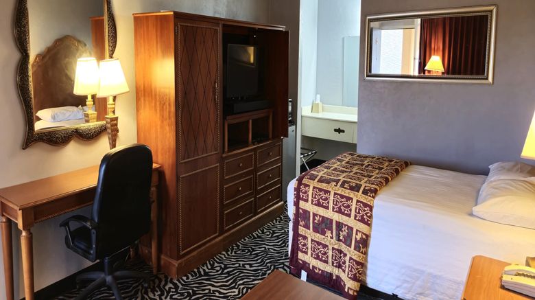 <b>Castle Inn & Suites Room</b>. Images powered by <a href="https://www.leonardoworldwide.com/" title="Leonardo Worldwide" target="_blank">Leonardo</a>.