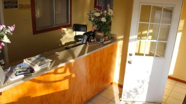 <b>Lakeside Inn & Suites Lobby</b>. Images powered by <a href="https://www.leonardoworldwide.com/" title="Leonardo Worldwide" target="_blank">Leonardo</a>.