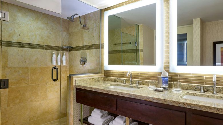 <b>Marriott Chicago O'Hare Room</b>. Images powered by <a href="https://www.leonardoworldwide.com/" title="Leonardo Worldwide" target="_blank">Leonardo</a>.