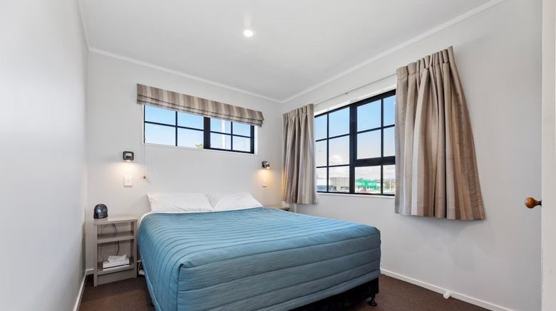 <b>Knightsbridge Court Motor Lodge Suite</b>. Images powered by <a href="https://www.leonardoworldwide.com/" title="Leonardo Worldwide" target="_blank">Leonardo</a>.