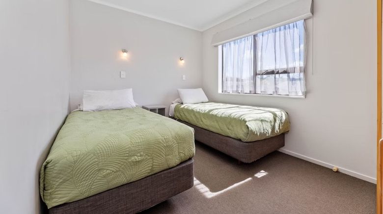 <b>Knightsbridge Court Motor Lodge Suite</b>. Images powered by <a href="https://www.leonardoworldwide.com/" title="Leonardo Worldwide" target="_blank">Leonardo</a>.
