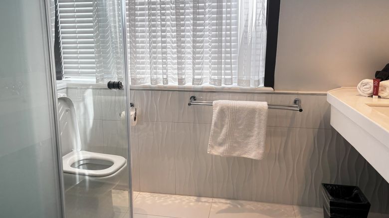 <b>Signature Lux Hotel by ONOMO, Waterfront Room</b>. Images powered by <a href="https://www.leonardoworldwide.com/" title="Leonardo Worldwide" target="_blank">Leonardo</a>.