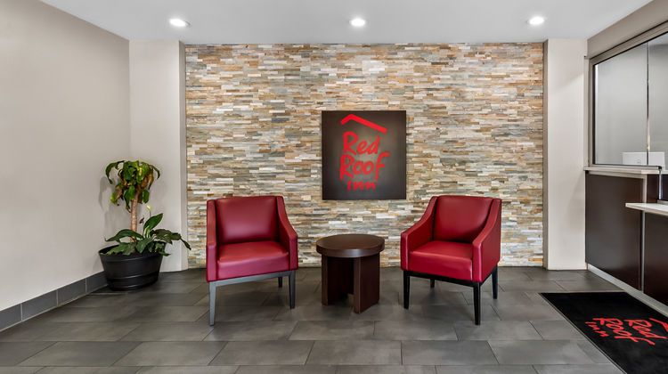 Red Roof Inn Washington, DC Lobby