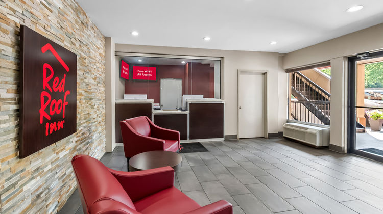 Red Roof Inn Washington, DC Lobby