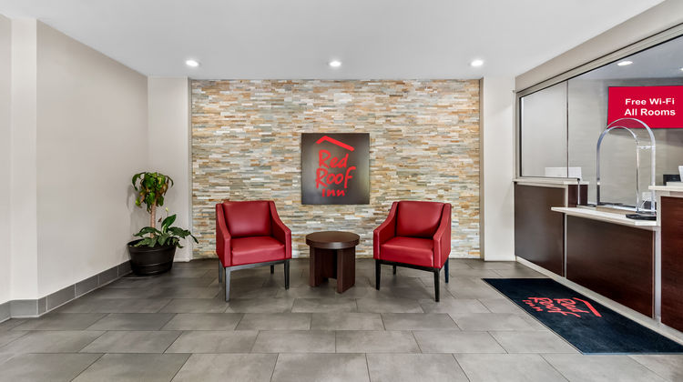 Red Roof Inn Washington, DC Lobby