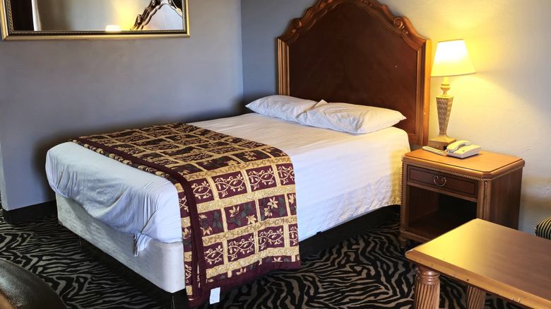 <b>Castle Inn & Suites Room</b>. Images powered by <a href="https://www.leonardoworldwide.com/" title="Leonardo Worldwide" target="_blank">Leonardo</a>.