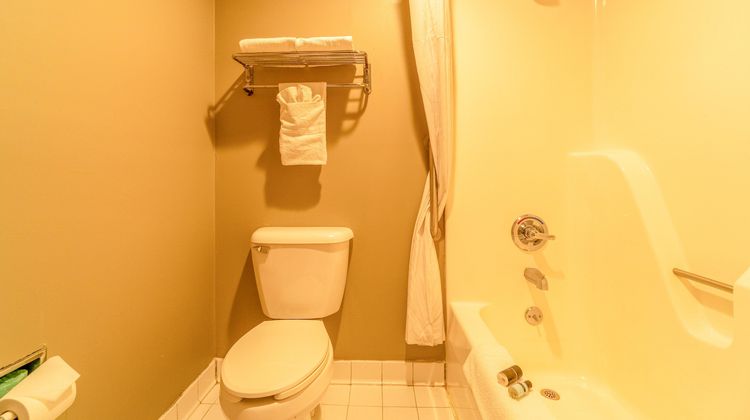 Ark Suites By OYO Jonesboro Room