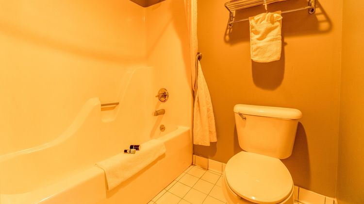 Ark Suites By OYO Jonesboro Room