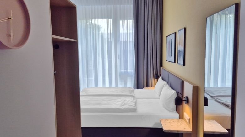 <b>Candlewood Suites Airport Room</b>. Images powered by <a href="https://www.leonardoworldwide.com/" title="Leonardo Worldwide" target="_blank">Leonardo</a>.