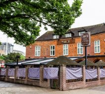 OYO The Arch Wembley Exterior