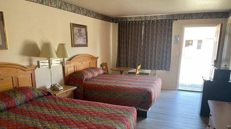 <b>Lakeside Inn & Suites Room</b>. Images powered by <a href="https://www.leonardoworldwide.com/" title="Leonardo Worldwide" target="_blank">Leonardo</a>.