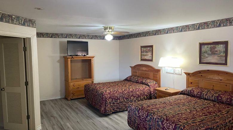 <b>Lakeside Inn & Suites Room</b>. Images powered by <a href="https://www.leonardoworldwide.com/" title="Leonardo Worldwide" target="_blank">Leonardo</a>.