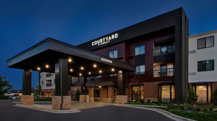 Courtyard Traverse City Exterior