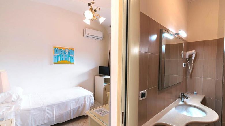 <b>Villa Svizzera Hotel & Thermal Spa Room</b>. Images powered by <a href="https://www.leonardoworldwide.com/" title="Leonardo Worldwide" target="_blank">Leonardo</a>.