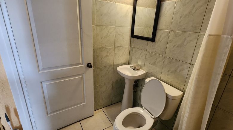 <b>Budget Inn Room</b>. Images powered by <a href="https://www.leonardoworldwide.com/" title="Leonardo Worldwide" target="_blank">Leonardo</a>.