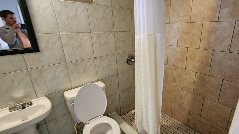 <b>Budget Inn Room</b>. Images powered by <a href="https://www.leonardoworldwide.com/" title="Leonardo Worldwide" target="_blank">Leonardo</a>.