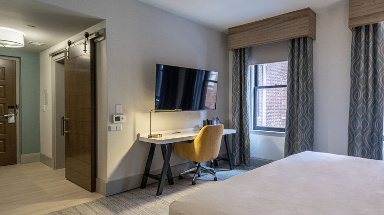 <b>Hilton Garden Inn Dayton Downtown Room</b>. Images powered by <a href="https://www.leonardoworldwide.com/" title="Leonardo Worldwide" target="_blank">Leonardo</a>.
